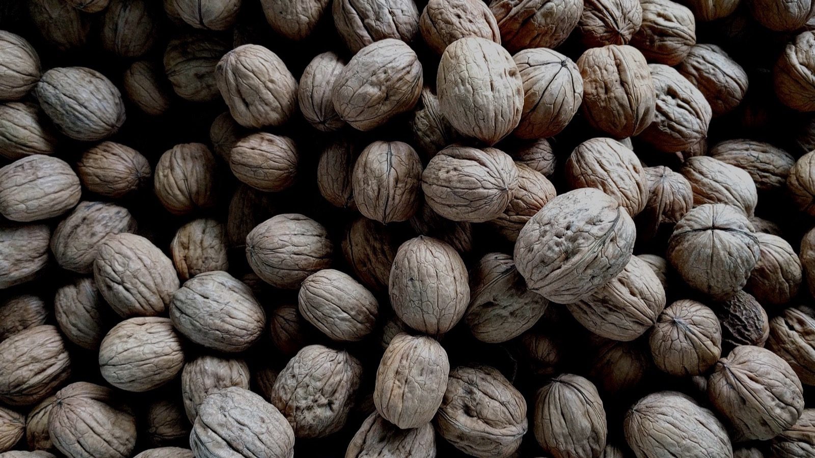 Omega-3 for Recovery: What Fish Oil Actually Does to HRV, Soreness, and Sleep